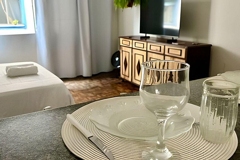 Kitnet na rua da UFV com SMART TV e Garagem