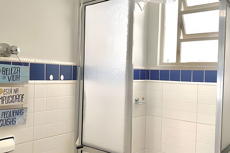 Kitnet na rua da UFV com SMART TV e Garagem