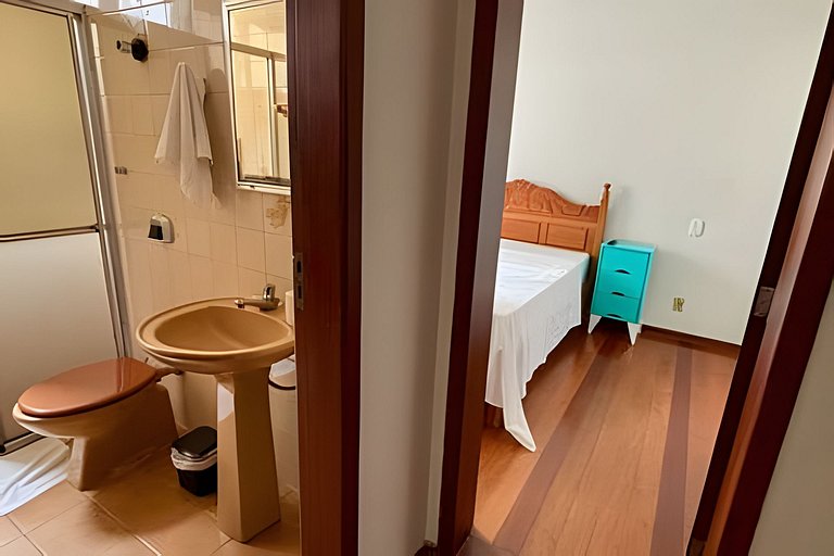 800m da UFV/ 100m da rodoviária