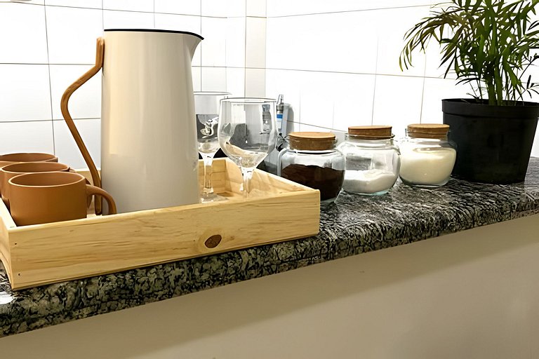 Varanda, TV 50, elevador, no Centro + garagem paga