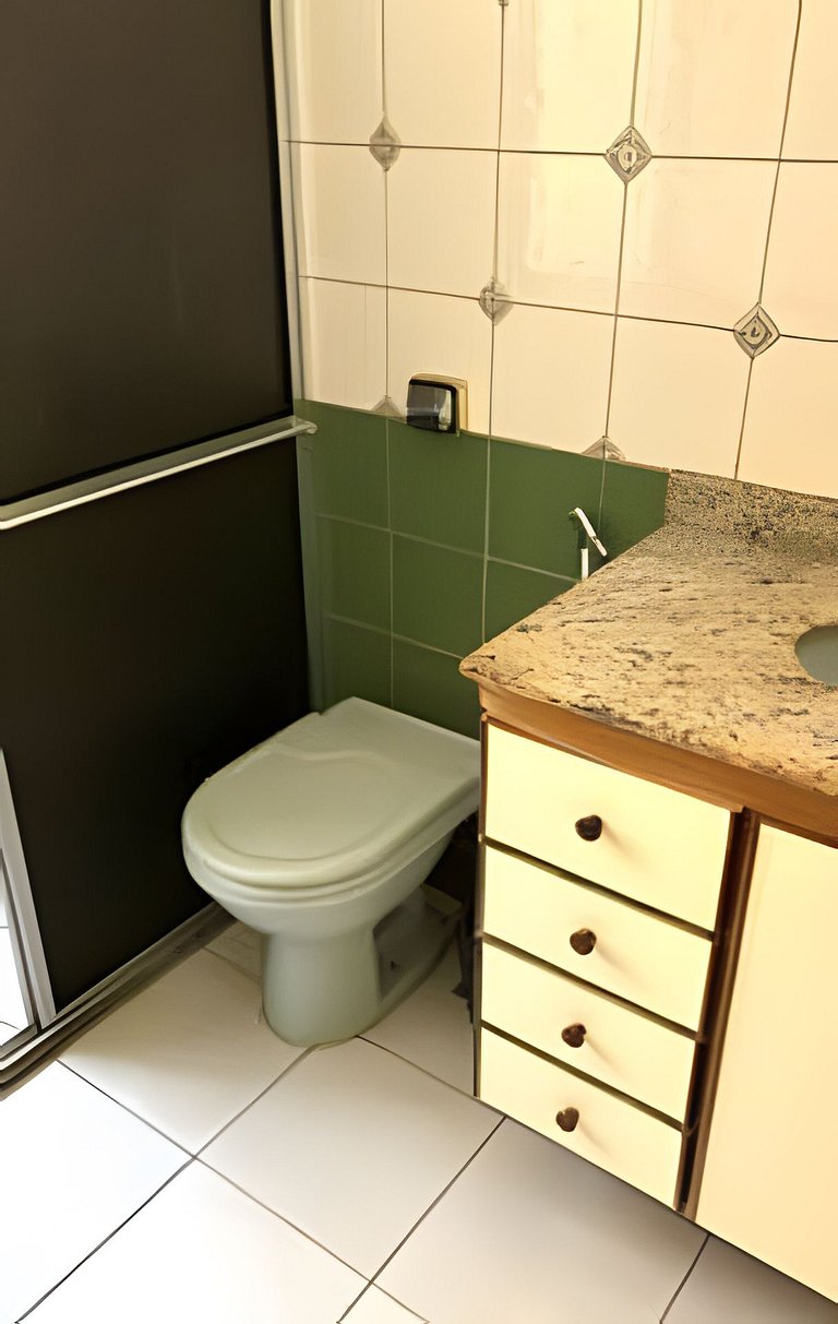 Varanda, TV 50, elevador, no Centro + garagem paga