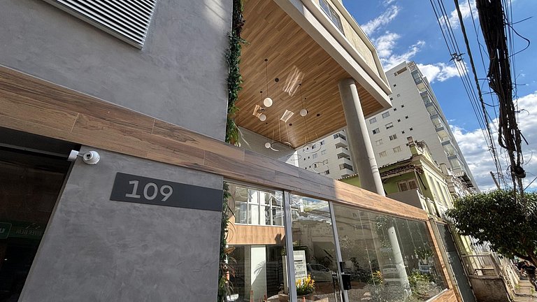 400m da UFV / 650 da rodoviária e Ar Condicionado