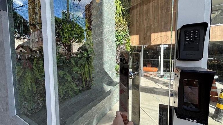 400m da UFV / 650 da rodoviária e Ar Condicionado