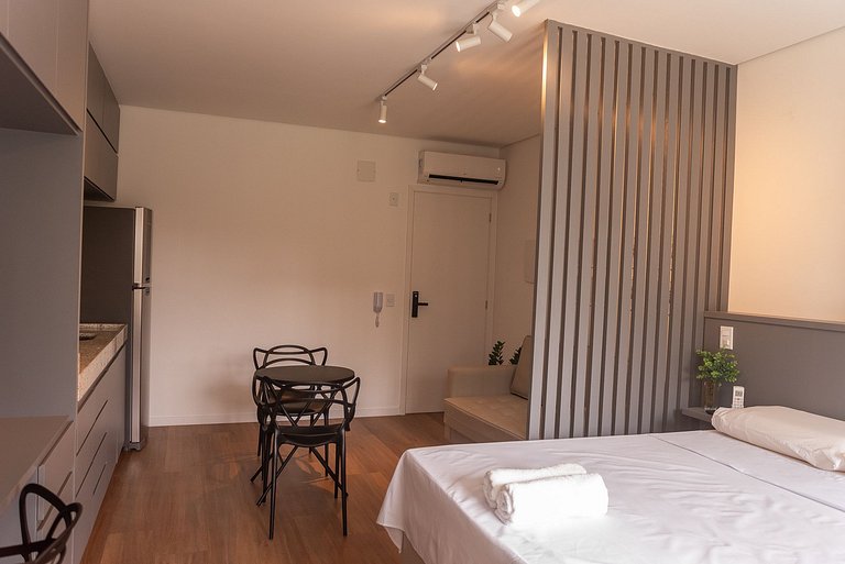 400m da UFV / 650 da rodoviária e Ar Condicionado