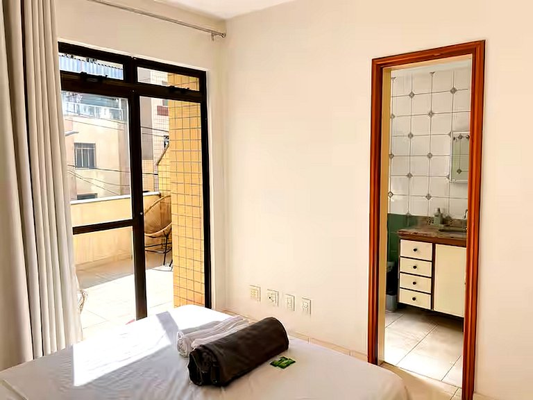 Varanda, TV 50, elevador, no Centro + garagem paga